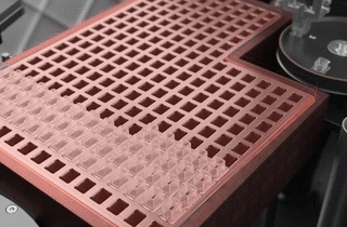 Конструкция с одной чашкой и пятисторонним подогревом при температуре 37±0,3 обеспечивает точную, быструю и равномерную инкубацию